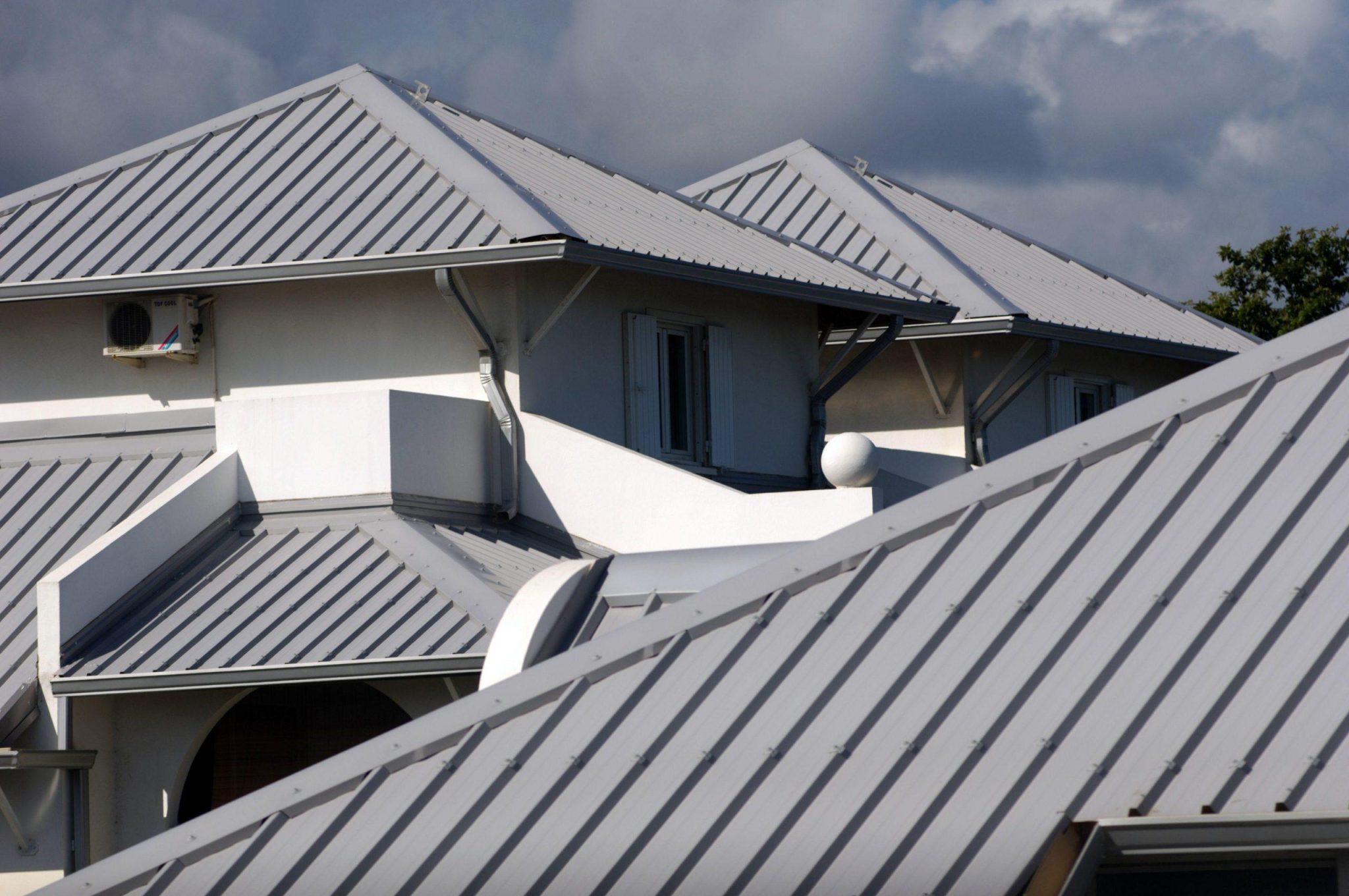 metal-roof-installation