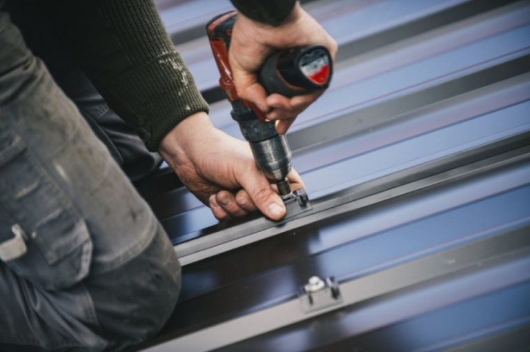 metal roof installation